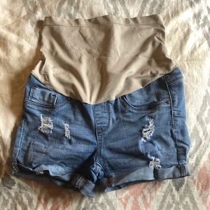 Maternity shorts
